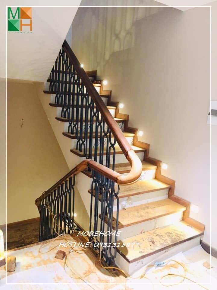 Cầu thang biệt thự tân cổ điển