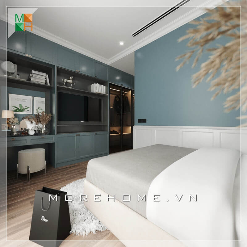 Thiết kế tủ đồ màu xanh lam kết hợp kệ tv phòng ngủ chung cư, nhà phố rất đẹp và tiện nghi, màu sắc cá tính và nổi bật. Thiết kế kệ để đồ âm tường cạnh giường ngủ rất tiện lợi tối giản diện tích căn phòng, giúp căn phòng ngủ trở nên rộng và tiện nghi hơn. thiết kế phòng ngủ