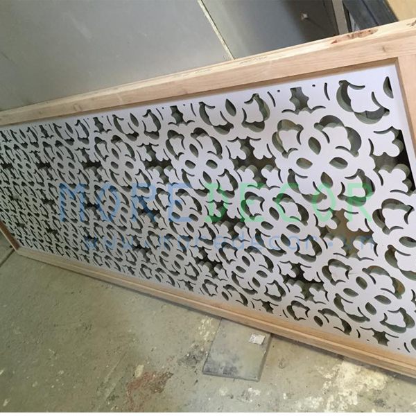 Vách CNC làm bằng chất liệu gì?