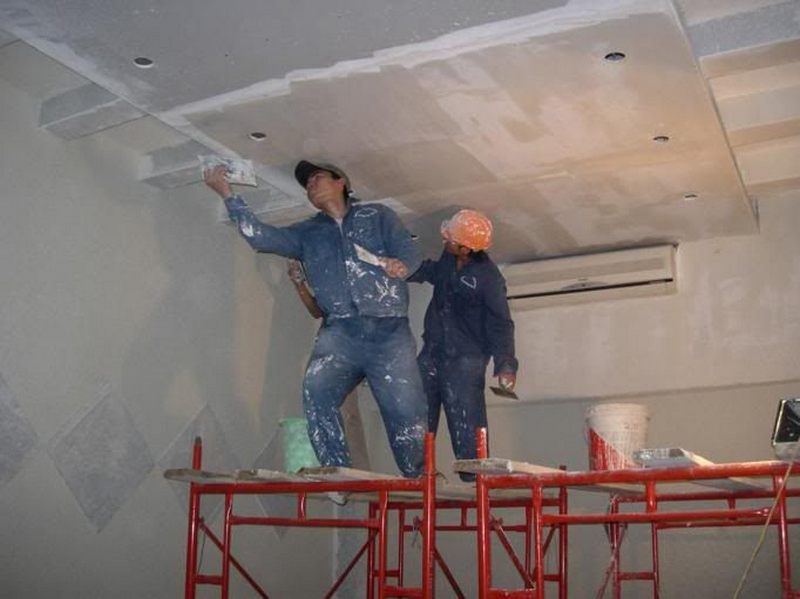 Xử lý trần thạch cao bị ngấm nước như thế nào? Xử lý trần thạch cao bị ngấm nước như thế nào?