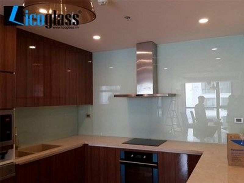Kính màu nhà bếp sắc xuân