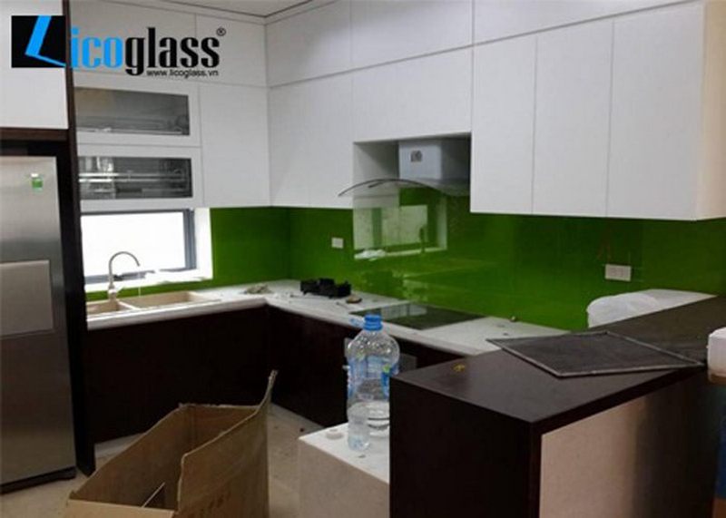 Kính màu nhà bếp sắc xuân Kính màu nhà bếp sắc xuân