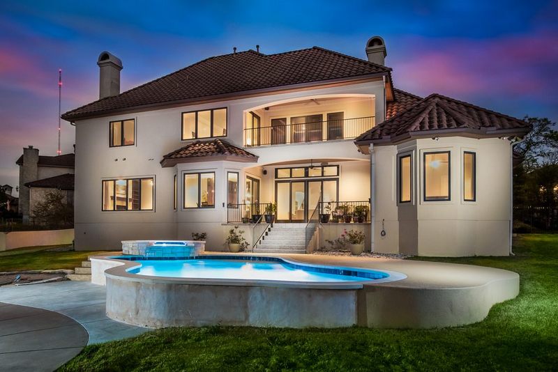 Tư vấn thiết kế xây dựng biệt thự 400m2 tiện nghi và sang trọng Tư vấn thiết kế xây dựng biệt thự 400m2 tiện nghi và sang trọng