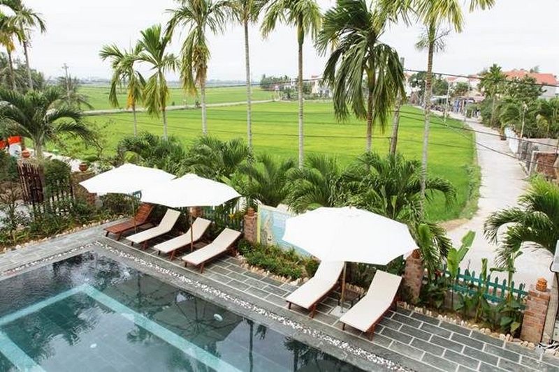 Thiết kế biệt thự hiện đại có bể bơi trong nhà Thiết kế biệt thự hiện đại có bể bơi trong nhà