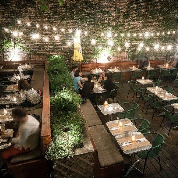 Thiết kế nhà hàng sân vườn sang trọng Thiết kế nhà hàng sân vườn sang trọng