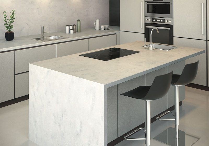 Mẫu thiết kế bếp chung cư đẹp sử dụng đá nhân tạo ốp bếp Thiết kế bếp chung cư