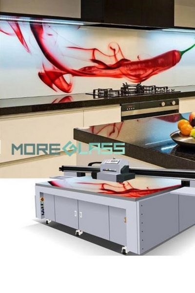 Kính màu ốp bếp
