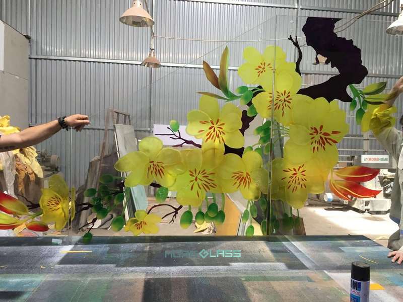 xưởng kính Morehome