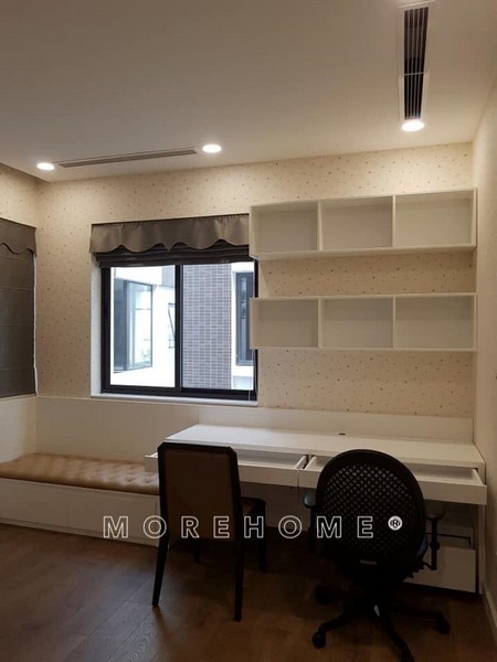 bàn làm việc bằng gỗ tại nhà Bàn làm việc tại nhà bằng gỗ