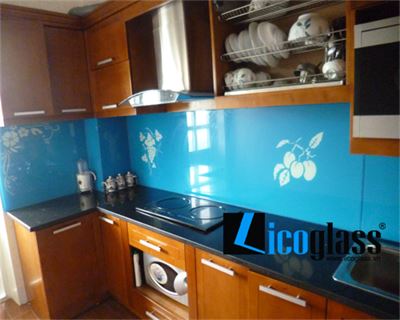 Kính màu ốp bếp -  xanh da trời