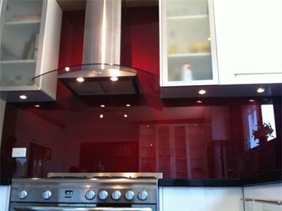 Kính màu ốp bếp - đỏ ruby