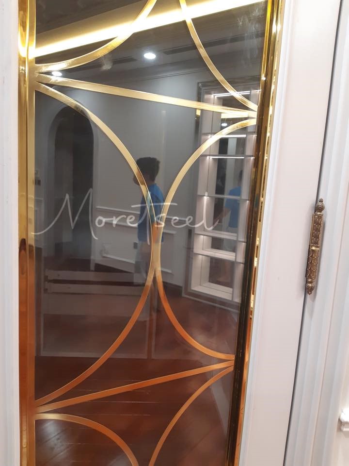 Thi công inox mạ vàng