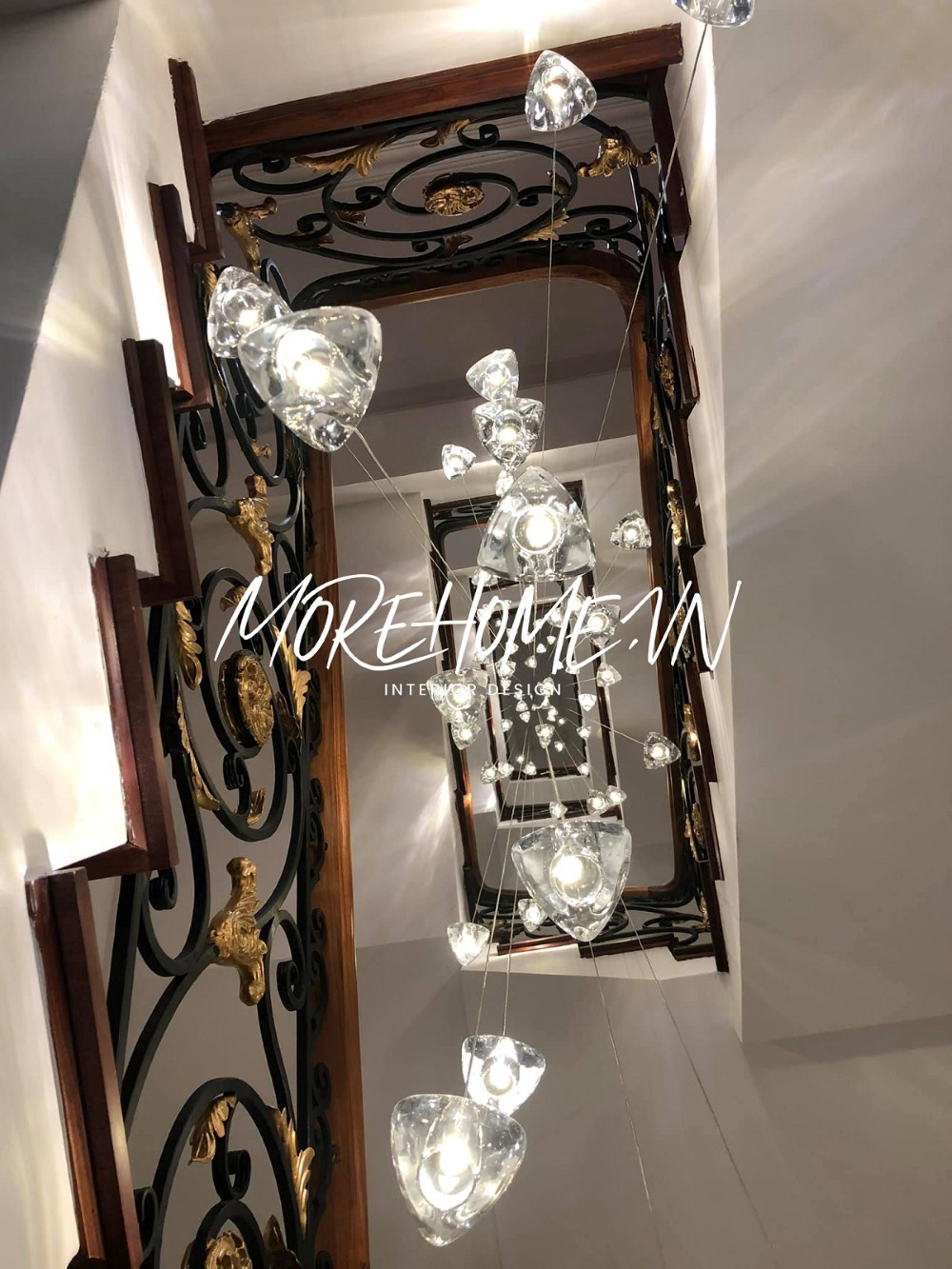 Thi công cầu thang xoắn