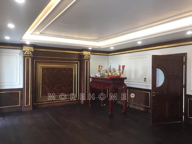 Thi công cửa gỗ tự nhiên