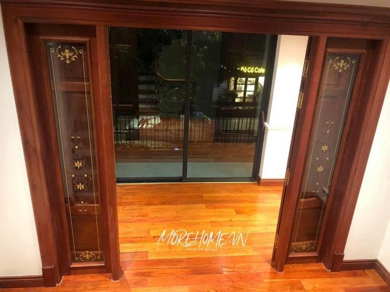 Thi công cửa gỗ tự nhiên