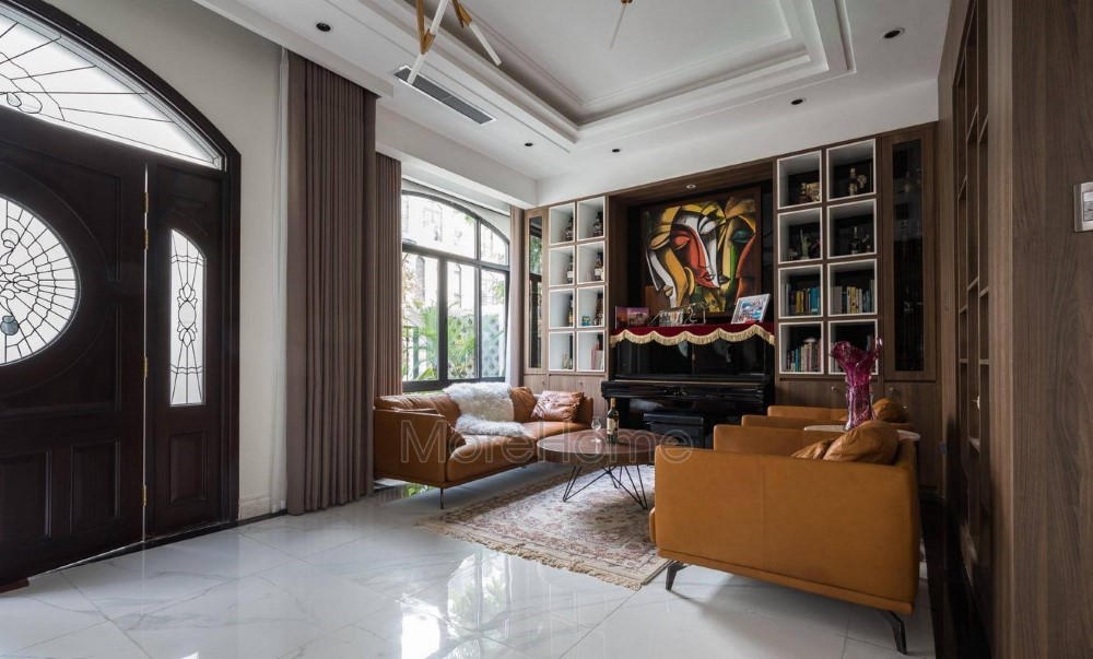 Thi công cửa gỗ tự nhiên