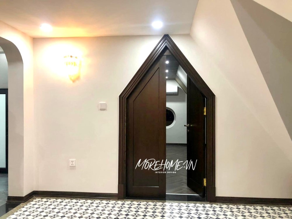 Thi công cửa gỗ tự nhiên