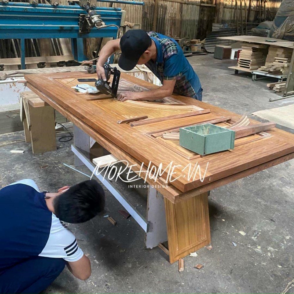 Thi công cửa gỗ tự nhiên