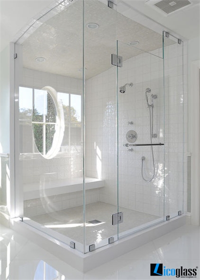 Vách tắm kính cửa mở quay cao cấp Licoglass