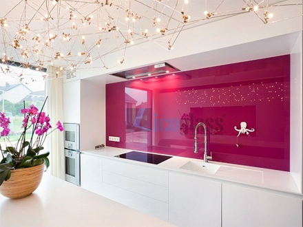 Tổng hợp mẫu kính ốp bếp đẹp tô điểm không gian sống thêm hút mắt