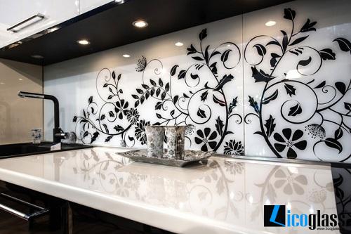 Tranh kính nghệ thuật “ đẹp không tưởng” tô điểm cho không gian nhà bạn