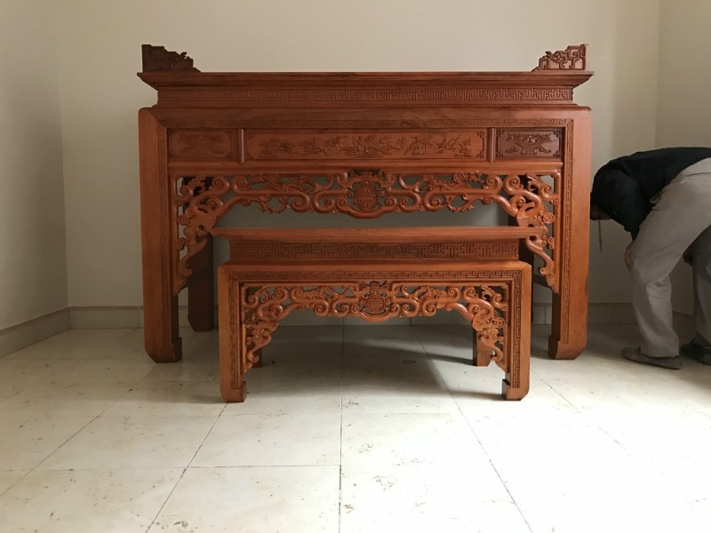 Lựa chọn chất liệu gỗ gì để sản xuất bàn thờ đẹp cho chung cư, biệt thự