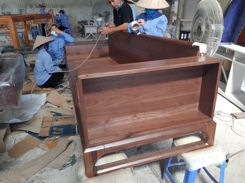 Sofa gỗ óc chó bọc da tại hải phòng