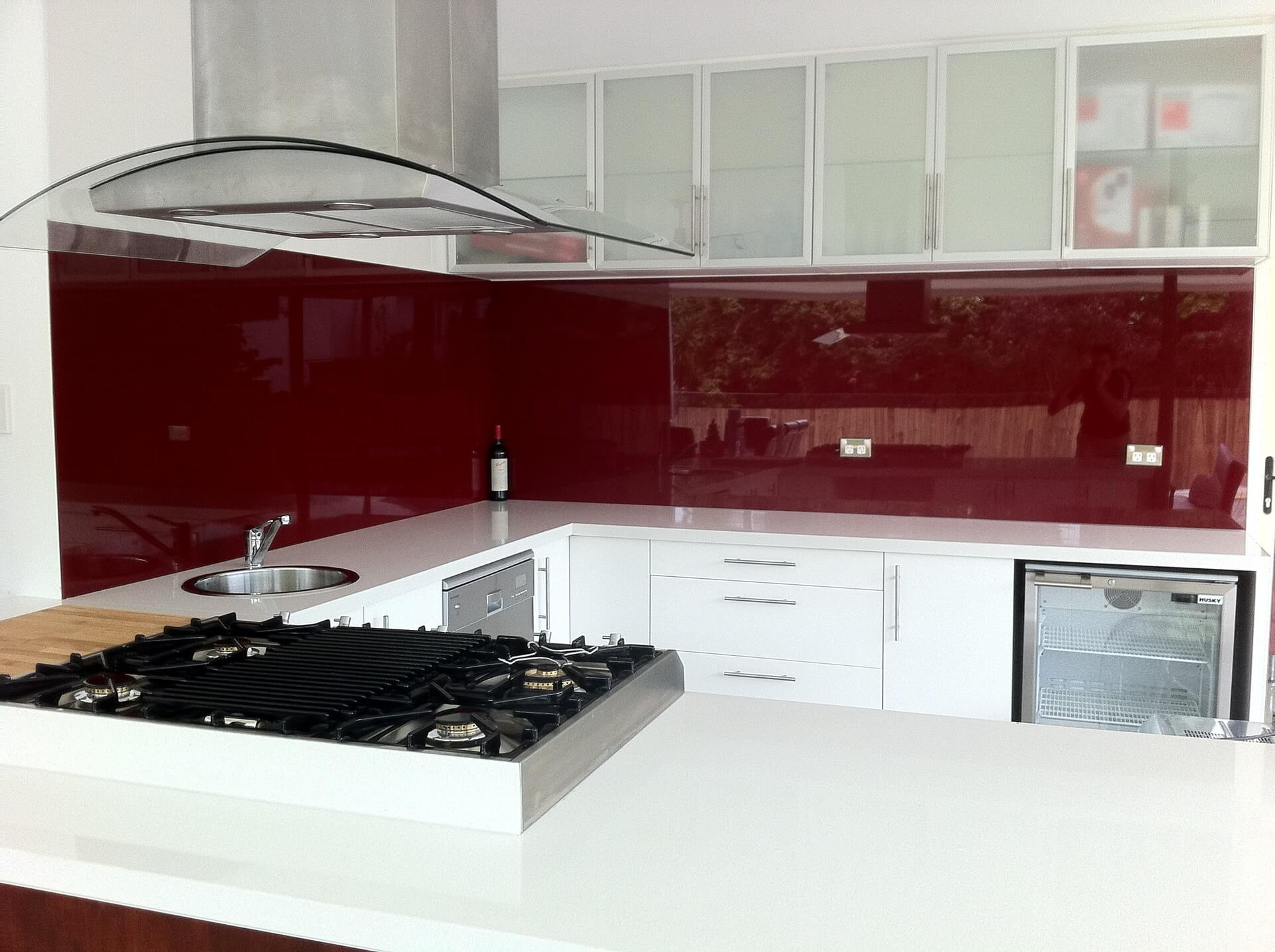 Kính ốp bếp màu đỏ Kính ốp bếp màu vàng đỏ