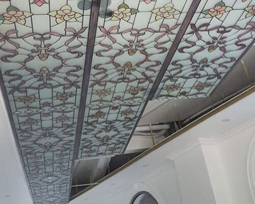 Trần kính cường lực